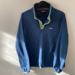 Patagonia Women’s lightweight snap T fleece - M